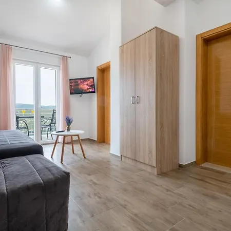 Glorija Διαμέρισμα *